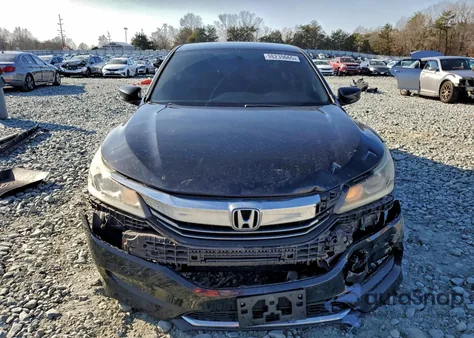 2017 Honda Accord Lx z USA, uszkodzony, nr VIN 1HGCR2F33HA014109